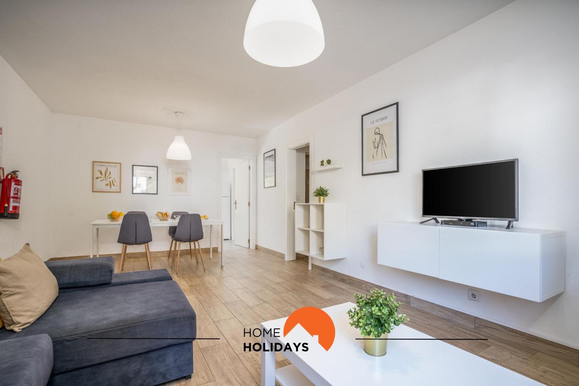 #002 Donalds Flat By Holidays Apartment *
