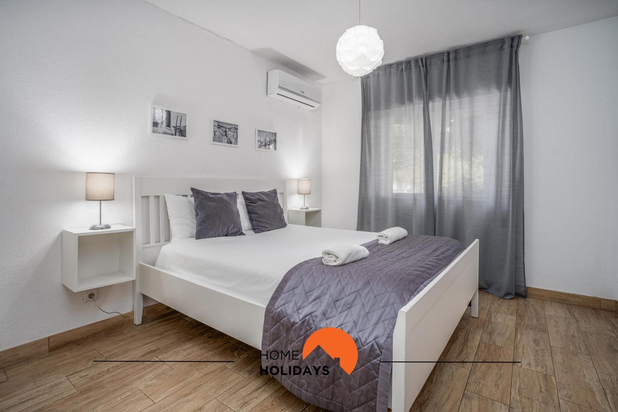 Apartment #002 Donalds Flat By Holidays